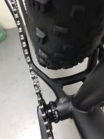 Фэтбайк Alaska NX 3.1 Премиум, размер рамы 20, чёрный матовый цвет, система 1-11, гидравлические дисковые тормоза, 90 мм бескамерные ободья Alexrims, Schwalbe Jumbo Jim 26 x 4.4 - вид 13 миниатюра